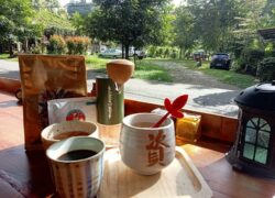 Hut Cafe'