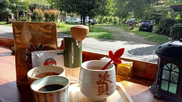 Hut Cafe'
